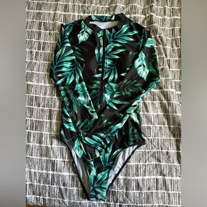 One piece bathing suit size S *new*